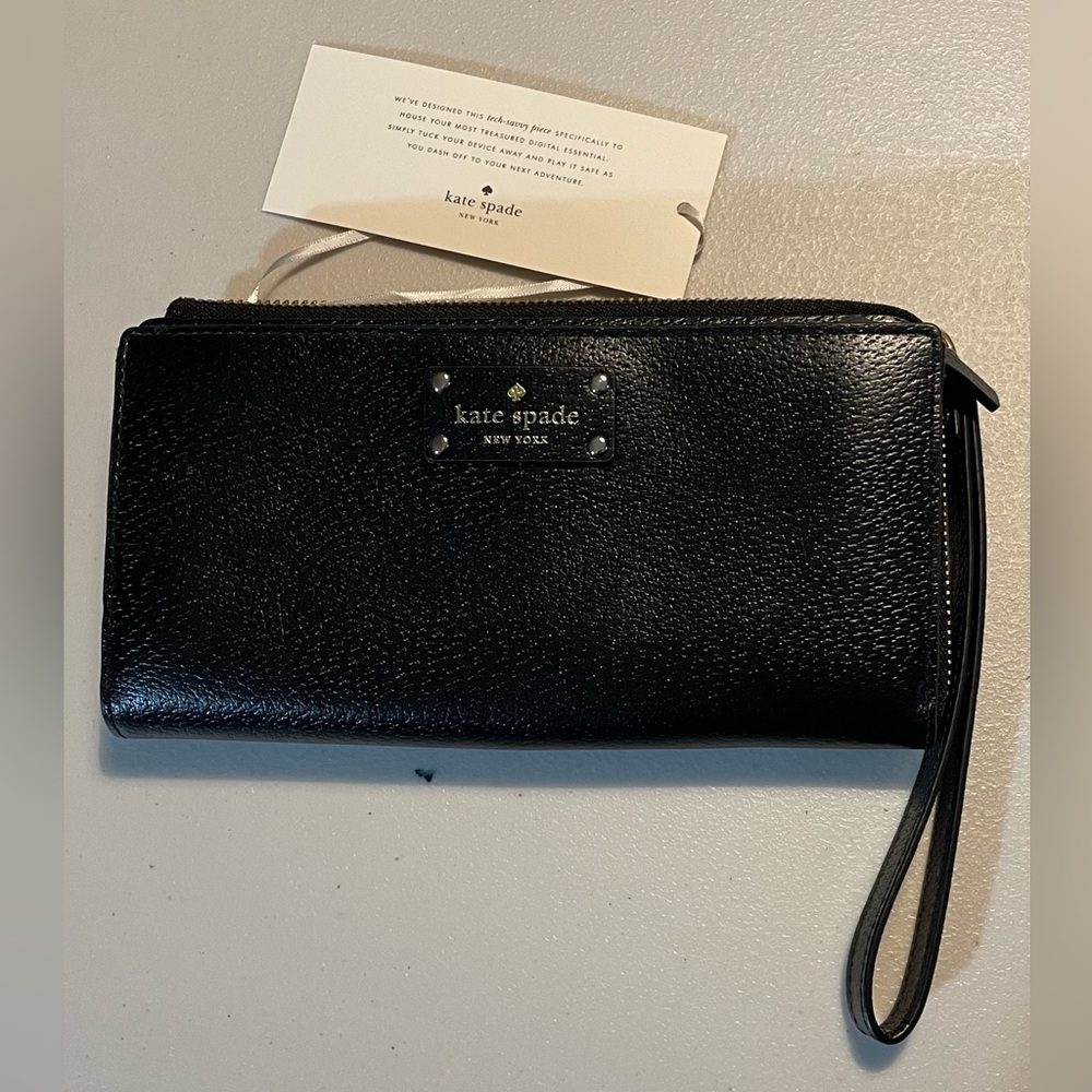 NWT Kate Spade Pebbled Layton Black Leather Wristlet - Picture 1 of 7
